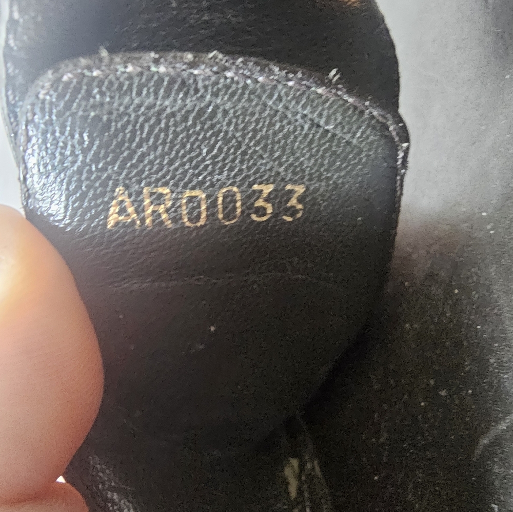 Authentic Louis vuitton clogs/ slides - Picture 10 of 11